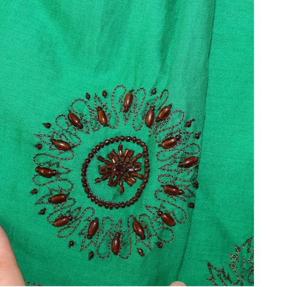 BCBG Max Azria Skirt - Green with Flower Design - Waist 30 - Length 18.5 - Picture 9 of 14